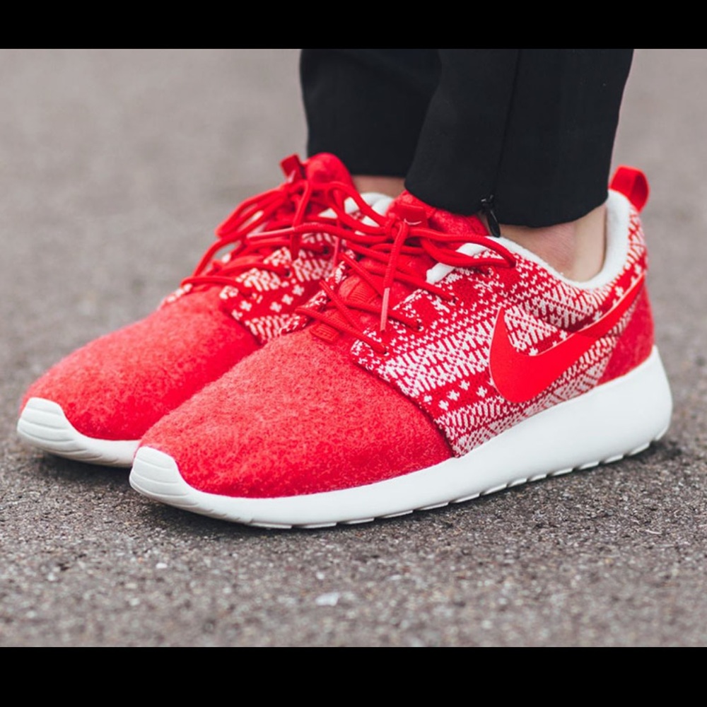 Nike Roshe Felt Tennis Shoes